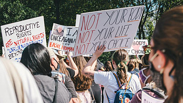 dones en una manifestació pel dret a decidir sobre el propi cos